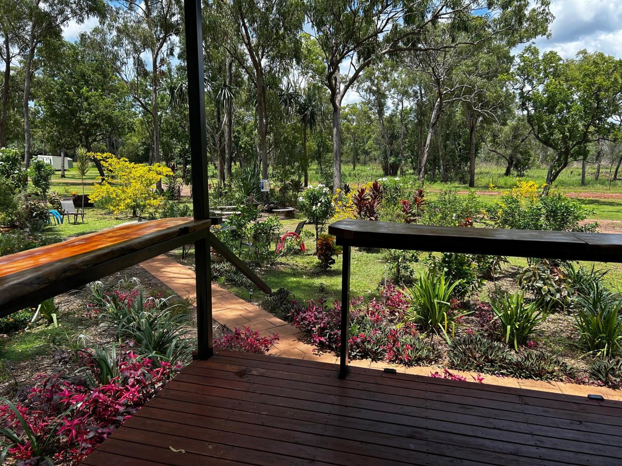 Litchfield Tropical Stay Batchelor Exteriör bild
